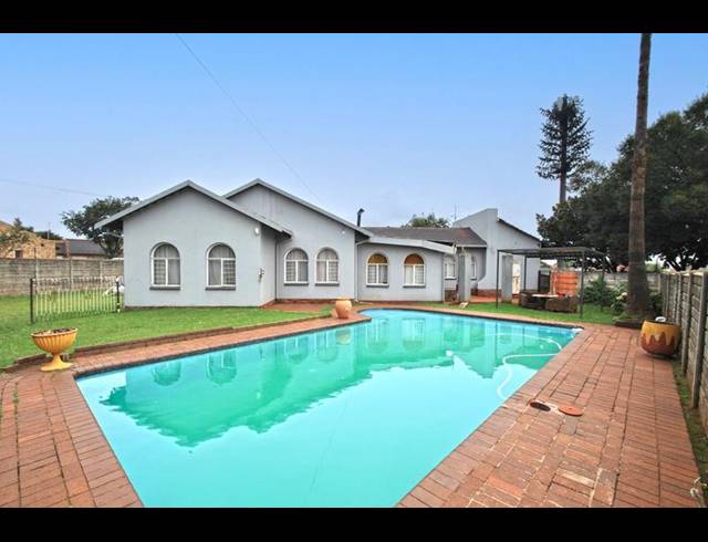 3 BEDROOM HOUSE FOR SALE IN DAWN PARK